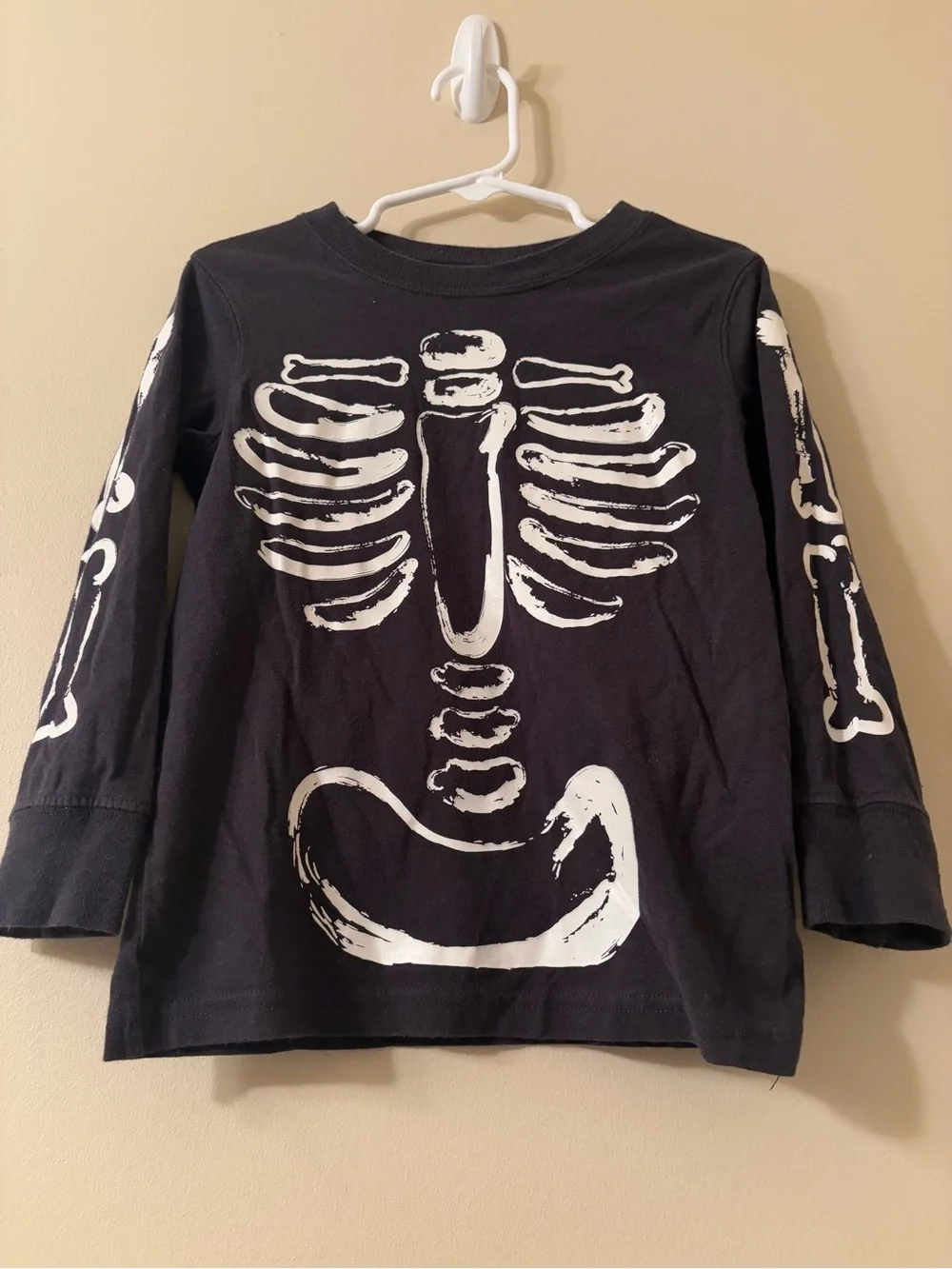 Carter's Boys Black Long-Sleeve Skeleton Glow In The Dark Graphic Shirt Size 3T